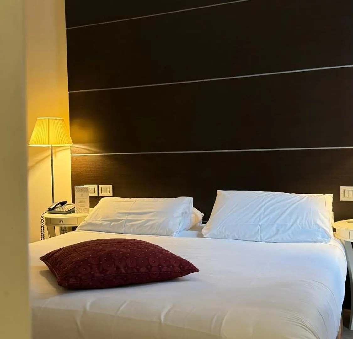 Townhouse 33 Hotel Milão 4*,
