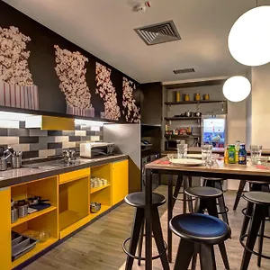 ** Otel Meininger Termini İtalya
